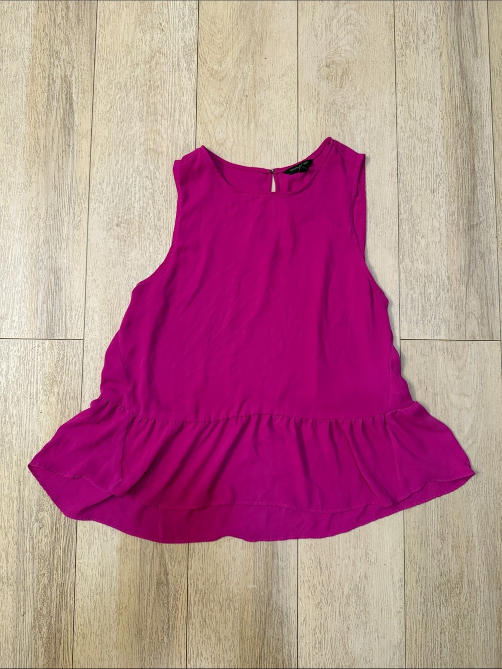 Banana Republic Fuchsia Sleeveless Peplum Top Women’s Large